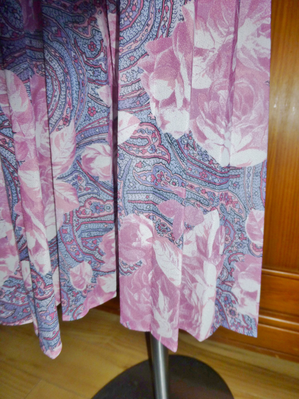 New VTG 70s Micro Pleat Mauve Rose Floral print Boho Cocktail Secretary DRESS ML
