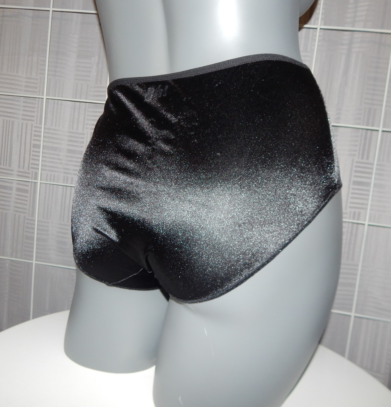 Vintage Hanes Black Second Skin Satin Silky Shiny Hi-Cut Brief Size 9