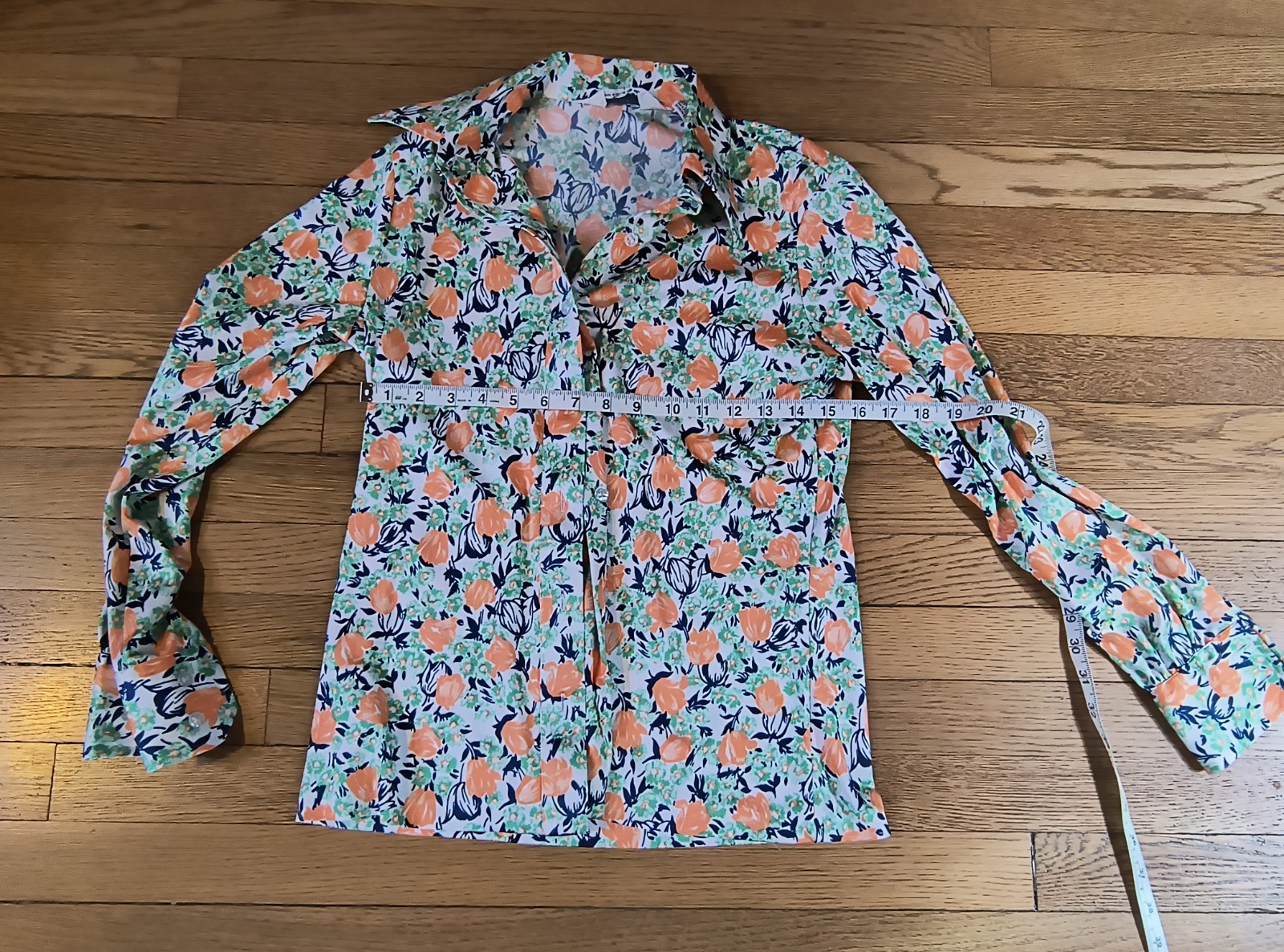 Women’s vintage Hooper blouse, delightful tulip print, made British Hong King