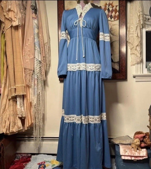 Vintage 1970’s Cottage Core Prairie Maxi Dress Blue Romantic Medium
