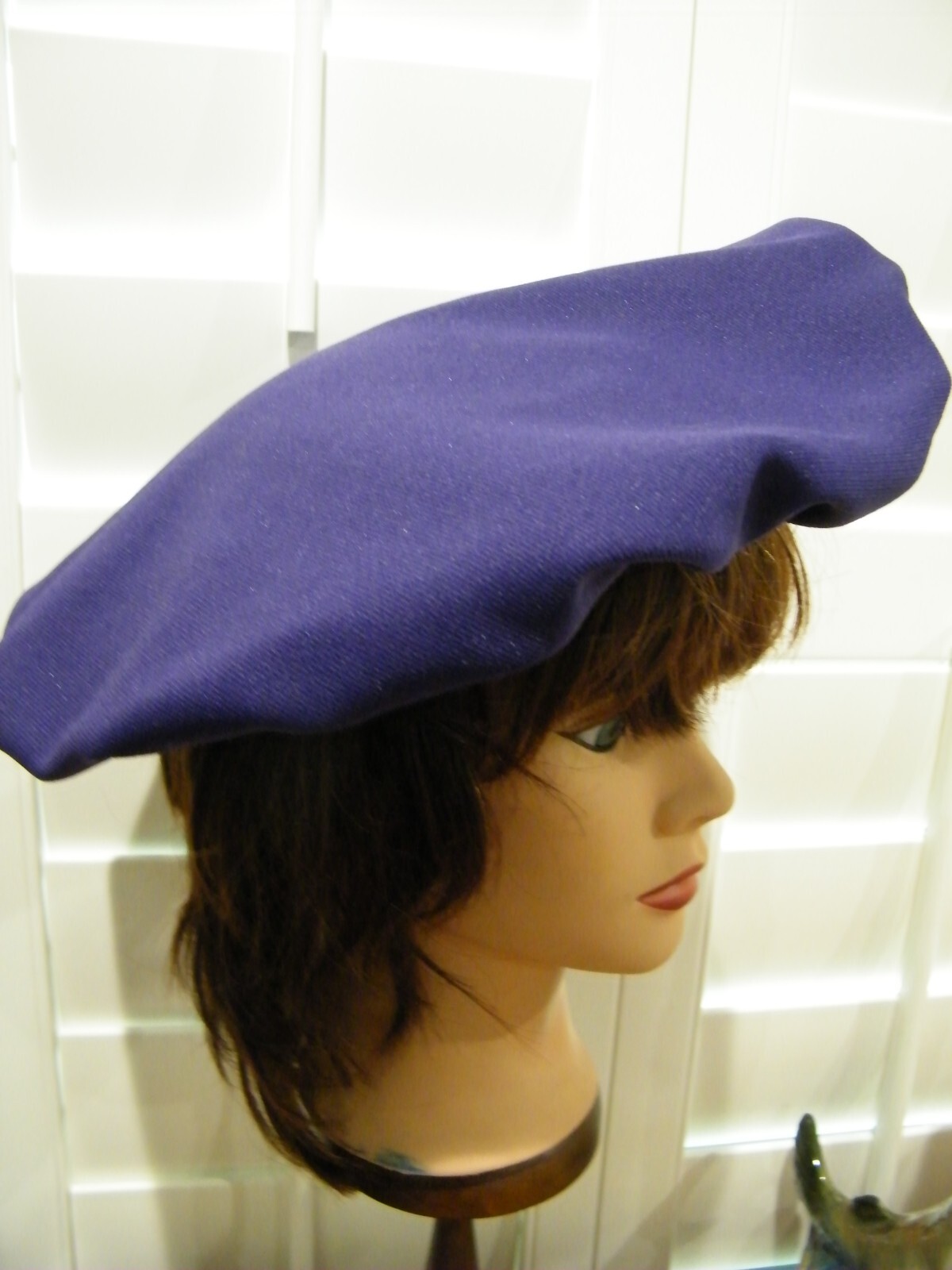 VINTAGE (5) YES 5 UNIQUE FLAT BERET HATS EXC O/S LABELS, COLORS