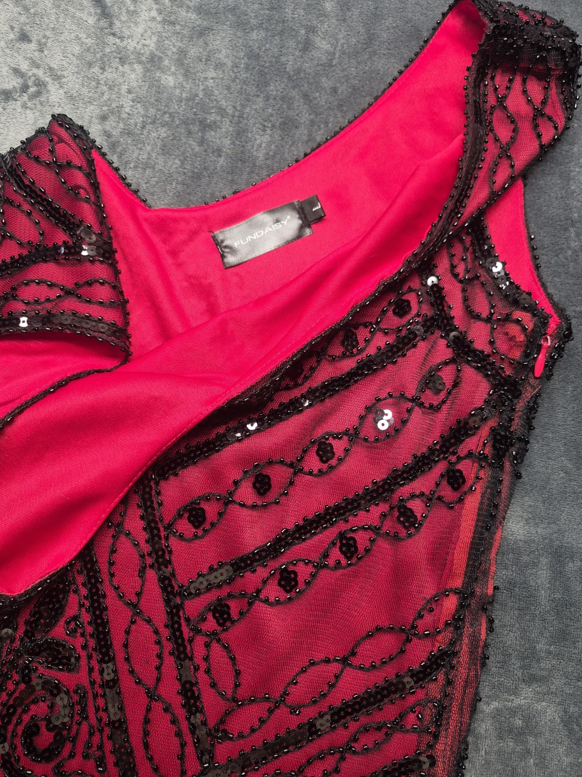 FUNDAISY 1920’s Style Flappers Striking Red Basewith Sequin & Beads Sleeveless L