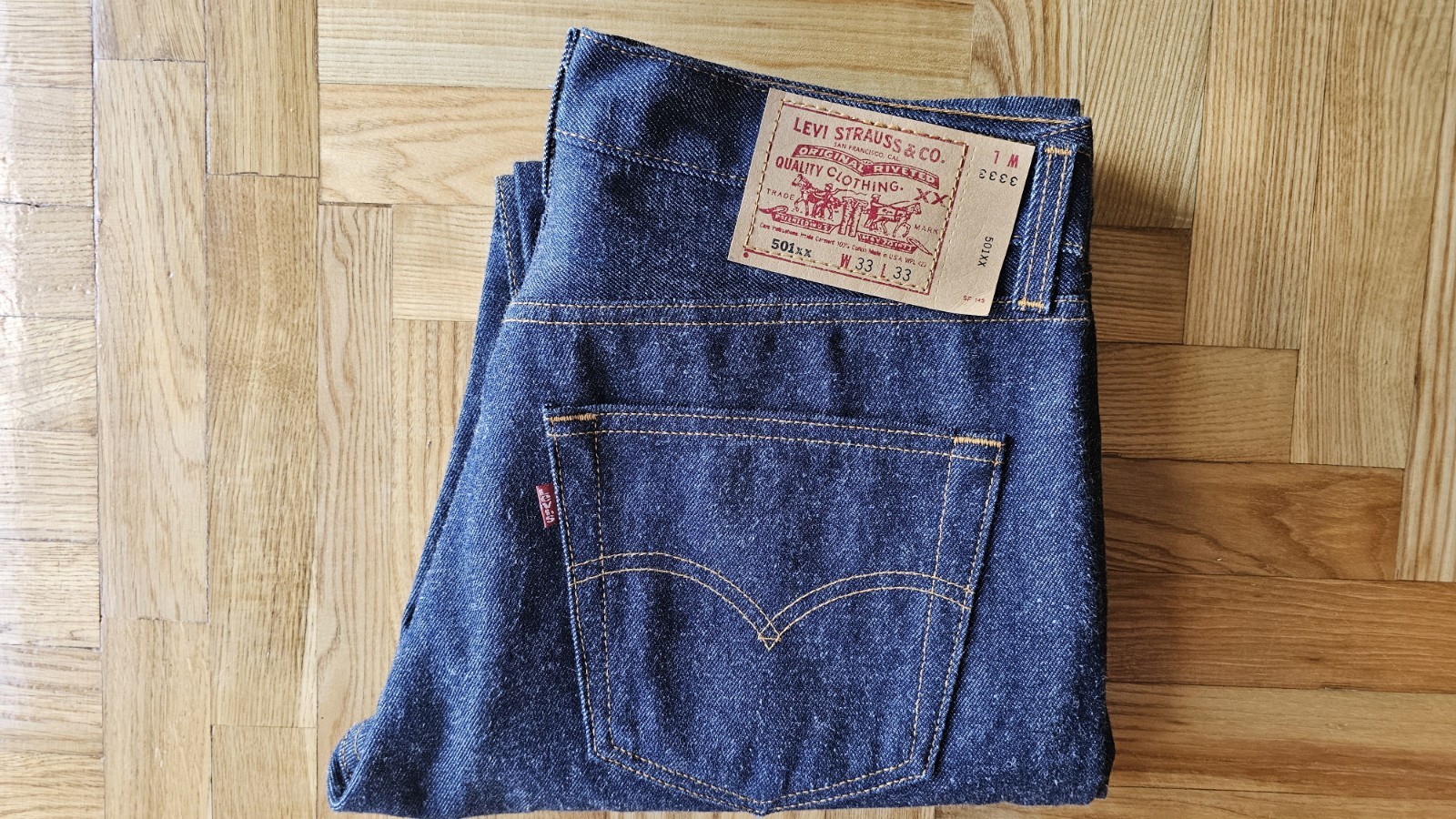 1998 Vintage Levis 501XX NOS 33×33 Made In USA Deadstock Button Fly Jeans NWOT