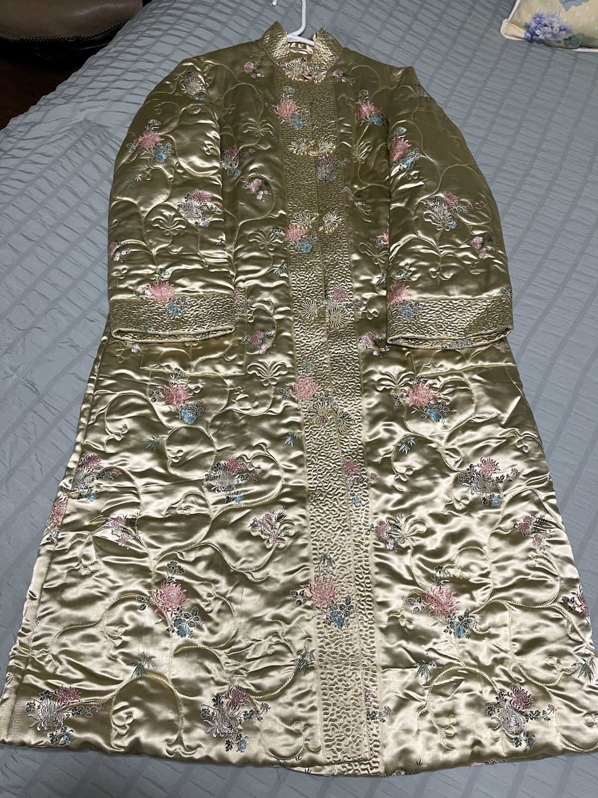 Vintage 1980s Mandarin Chinese Coat Embroidered Silk- Opulent Luxury!
