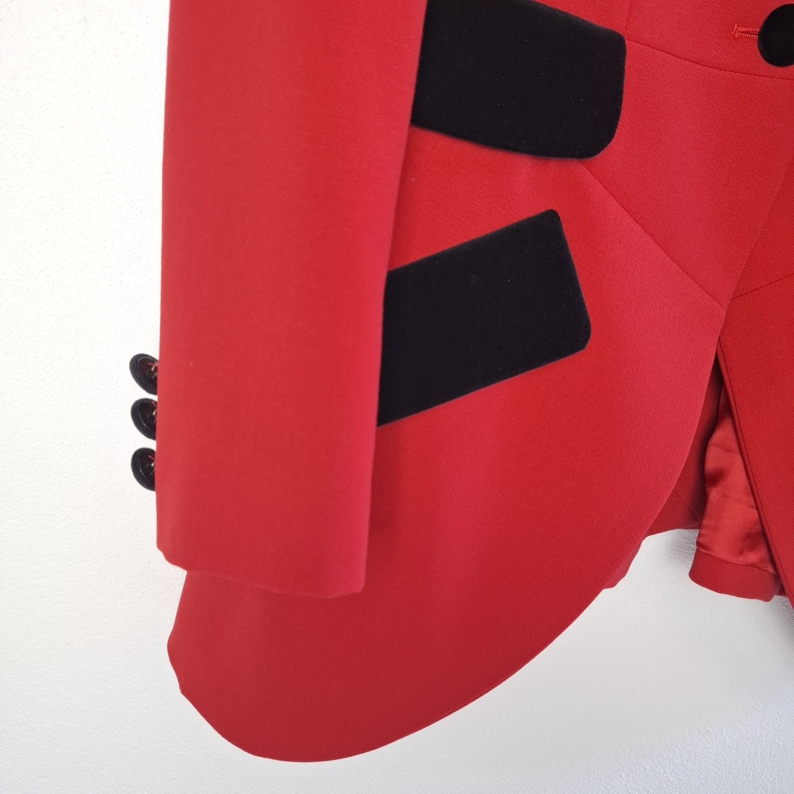 Vintage Moschino Cheap & Chic Red Wool Tuxedo Blazer Black Velvet IT 44 AU 12-14