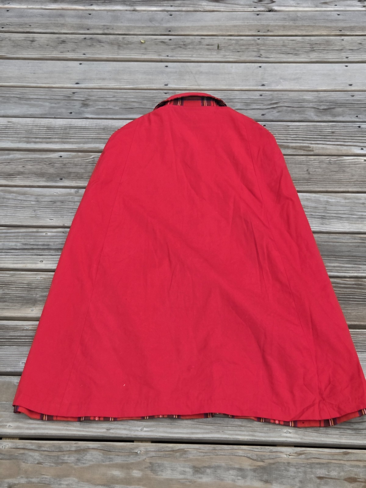 👀🍒Vintage Plaid Swing Cape Red Black Tartan Coat 60s Mod Schoolgirl Chic🍒👀