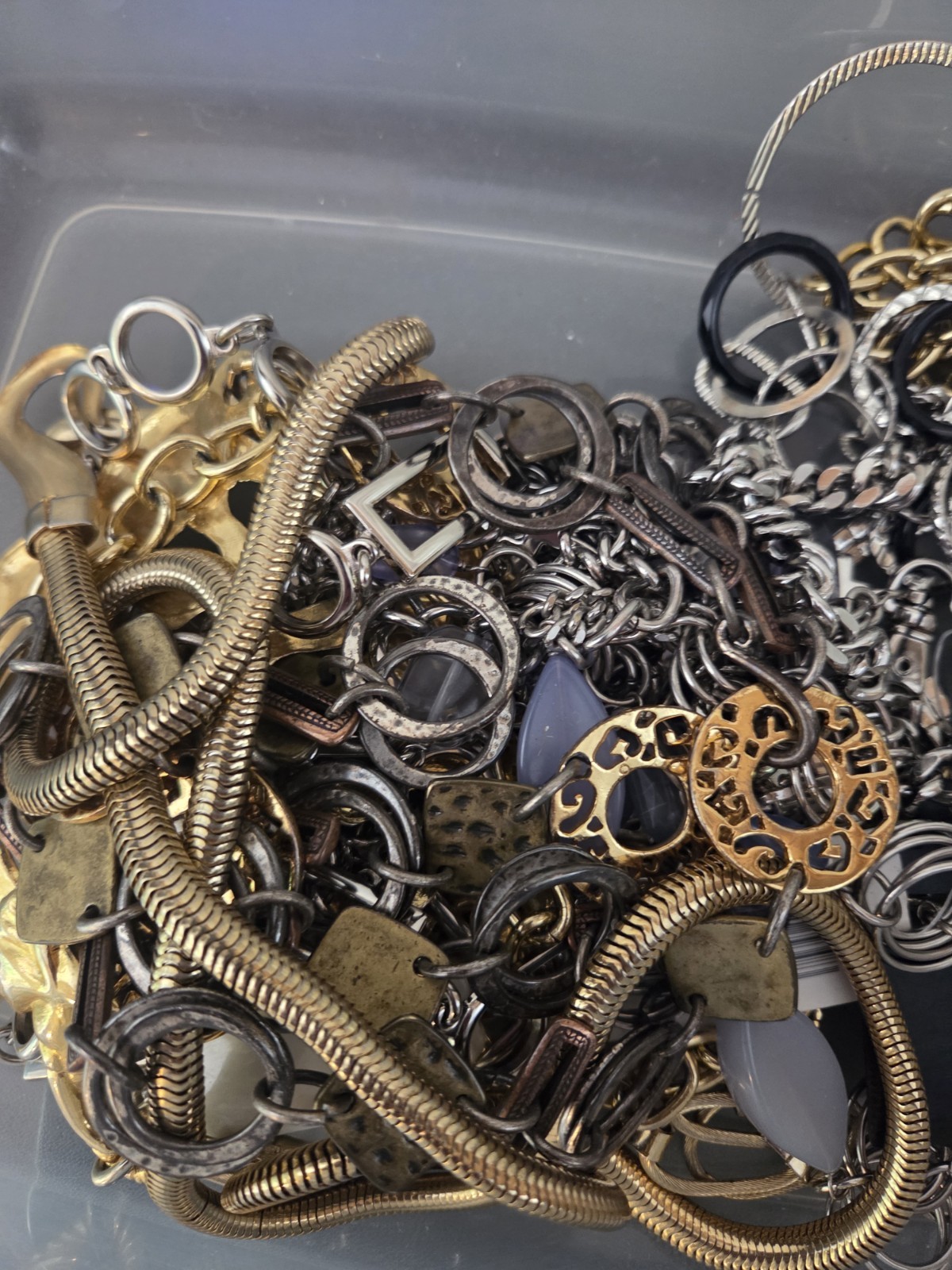 Lot of 15lb Vintage/Modern Silver/Gold Tone Chain Belts Mystery Lot