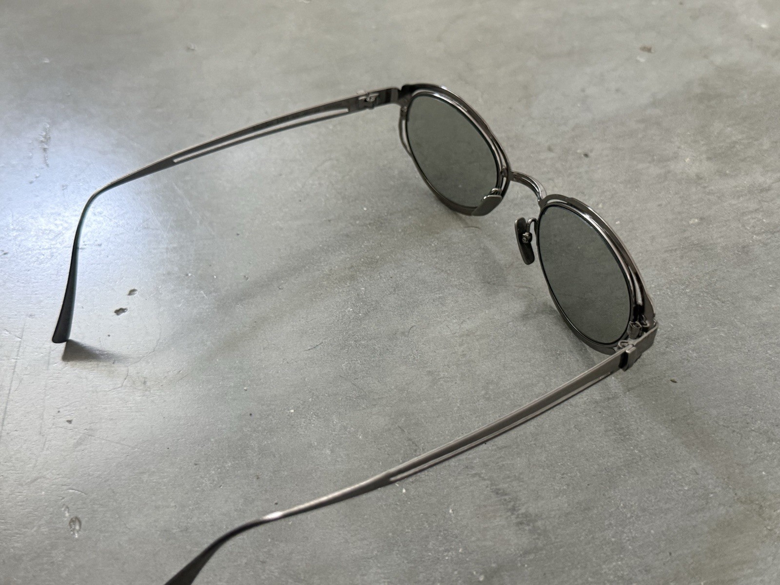 Oval Sunglasses Gray Tinted Lenses Silver Tone Metal Frame Adult – Kuboraum