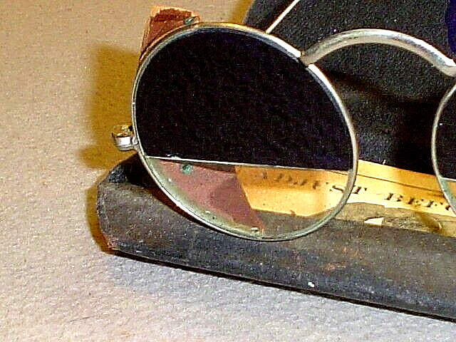 ANTIQUE TAW & CO ALBEX FURNACE STOKER BLUE TOP NON-PRESCRIPTION SAFETY GLASSES
