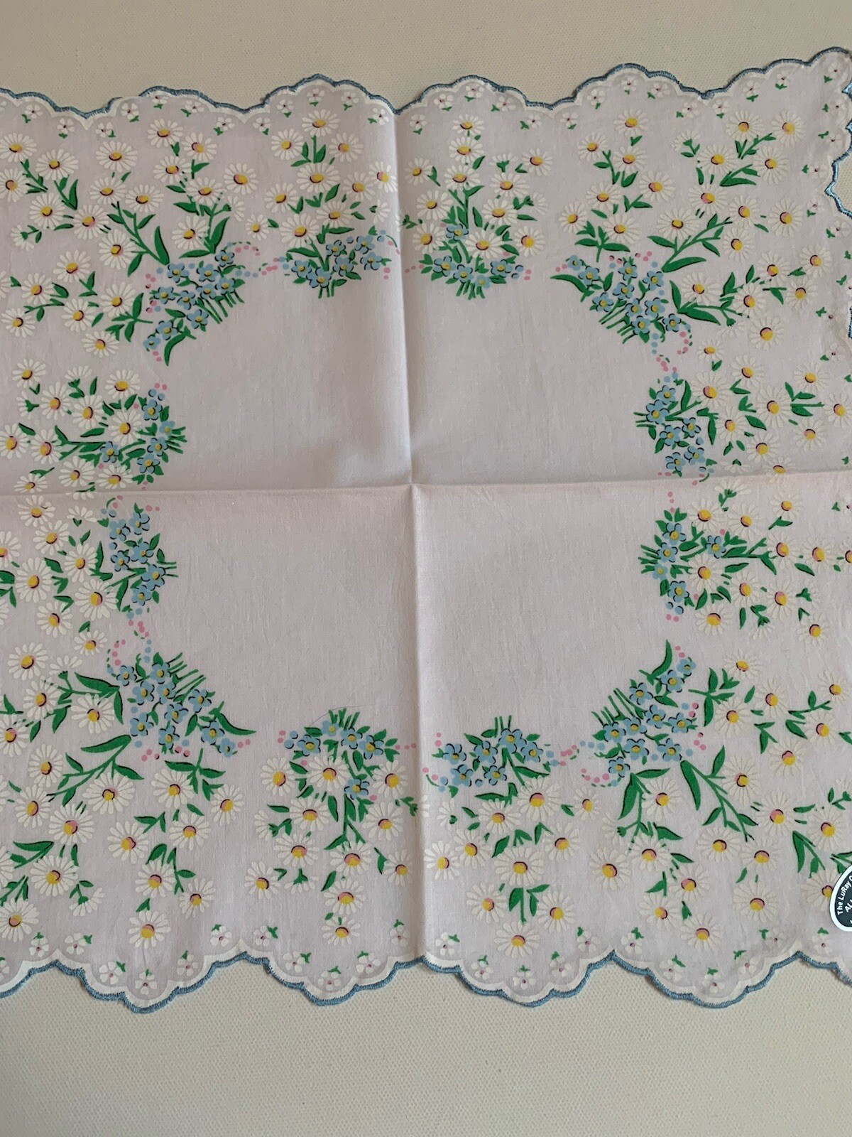 Charming New Daisies W Blue Trim Handkerchief ~ Scalloped Hem ~ LuRay Hankie!