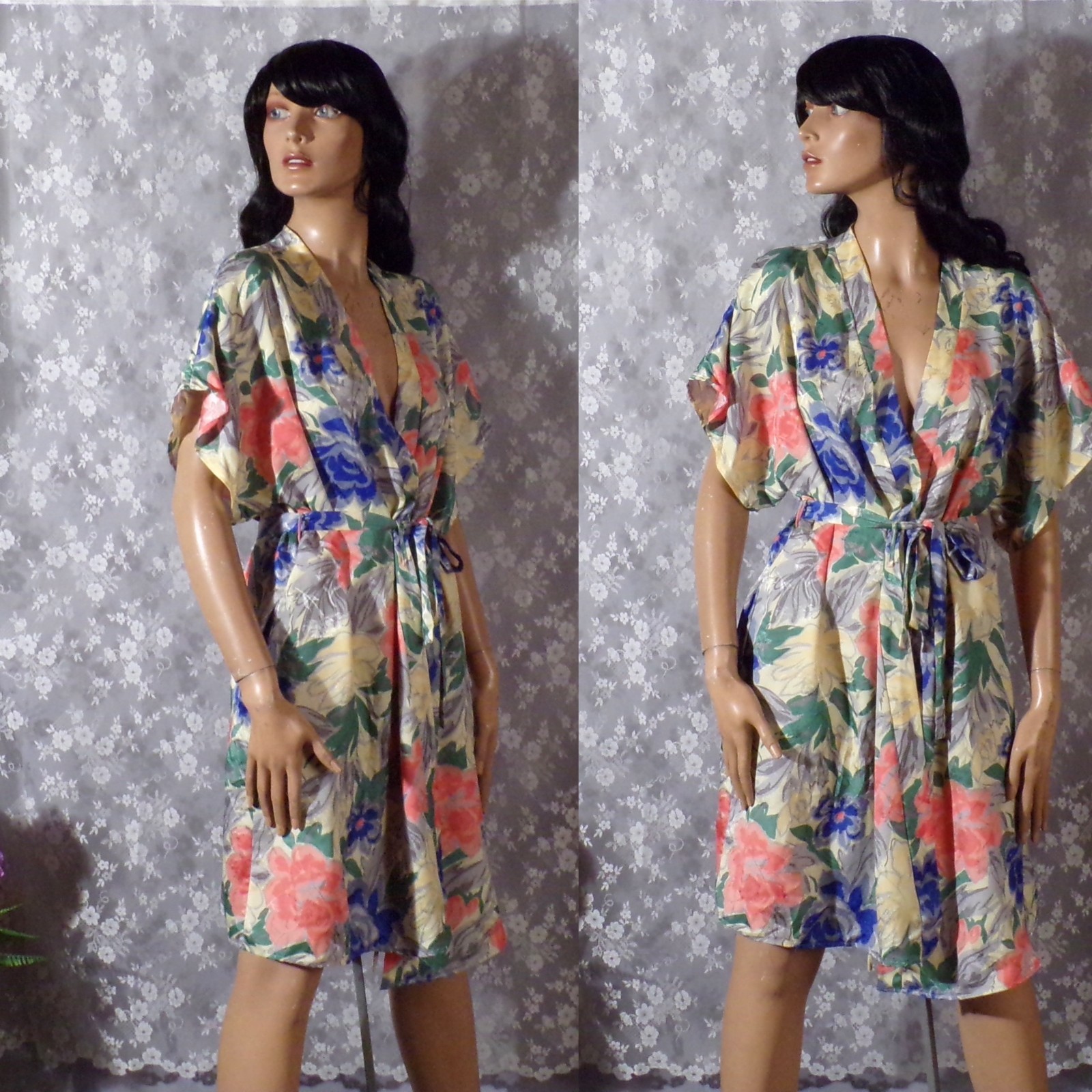 Vintage 90s Floral Short Robe Size Medium 1990s Retro Boho Artsy Romantic Short