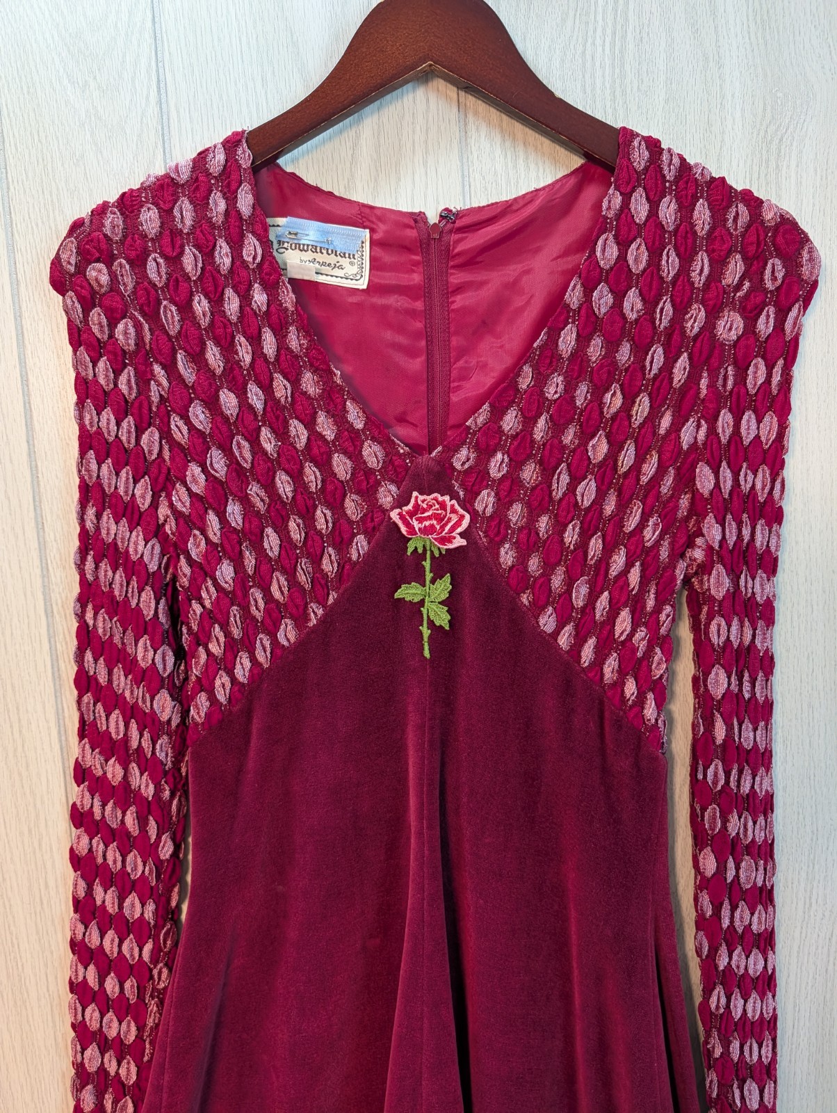 Vintage Flirty 60’s-70’s Arpeja Young Rose Short Velvet Dress W/Design Sz 11