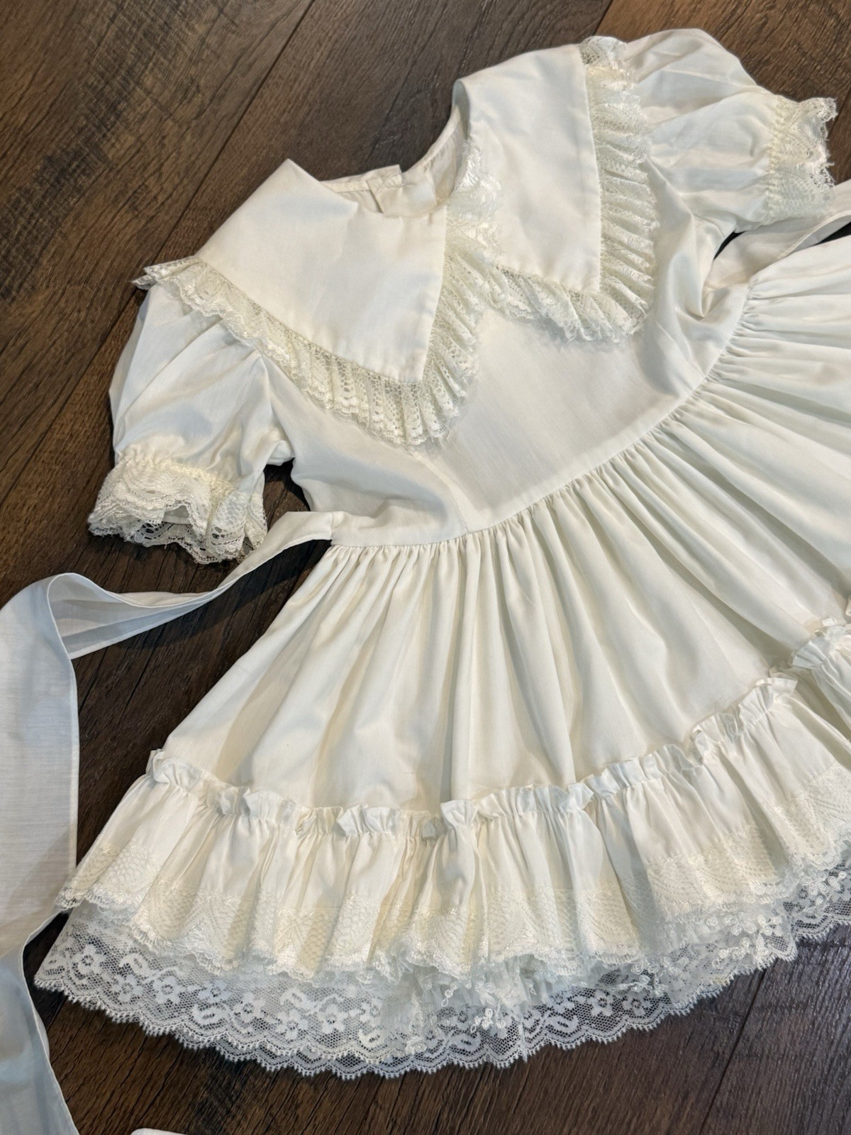 Vtg Golden Age California USA Girls Dress Sz 4 White Ruffled Lace Tiered Full