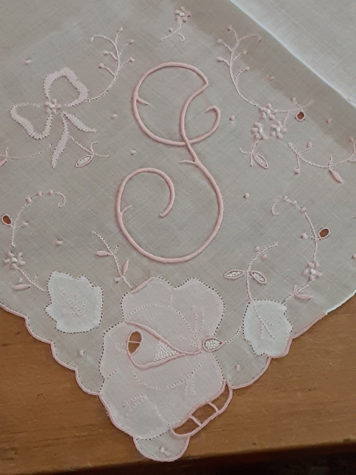 Vgt G Monogram Pink Embroidery White Cotton NOS Hankie Handkerchief